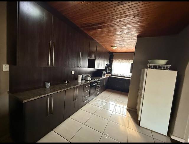 3 BEDROOM HOUSE FOR SALE IN VANDERBIJLPARK CW 5